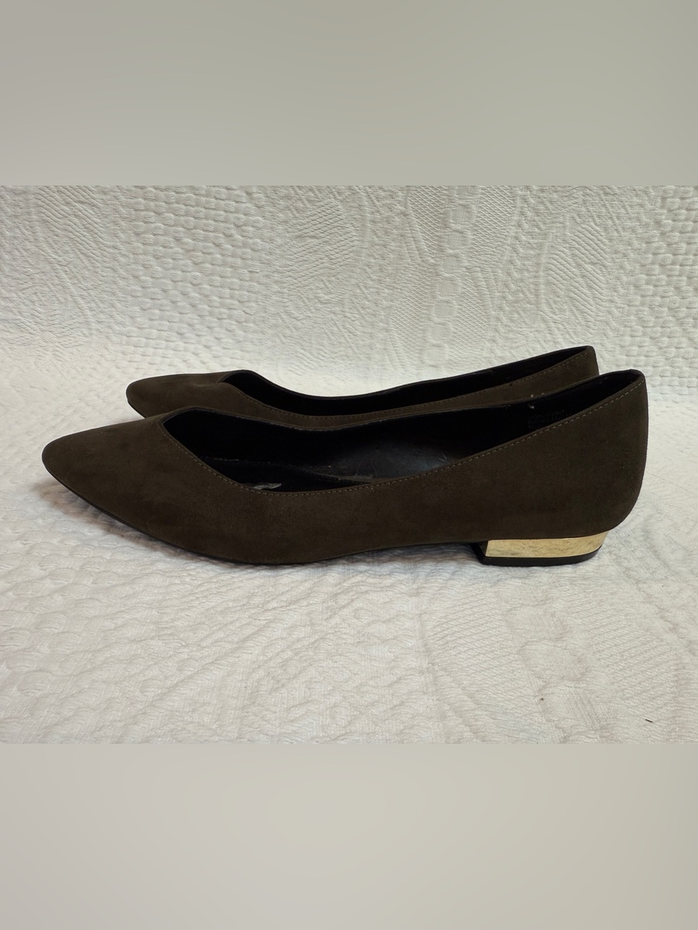 Coach Women’s Olive Green Suede Pointed Toe Ballet Flats Gold Accent Sz 8.5 - Picture 2 of 7